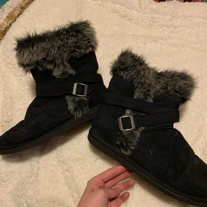 Women’s black fur lined boots
